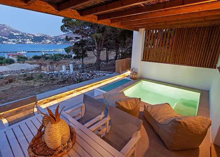 Pefki Luxury Suites